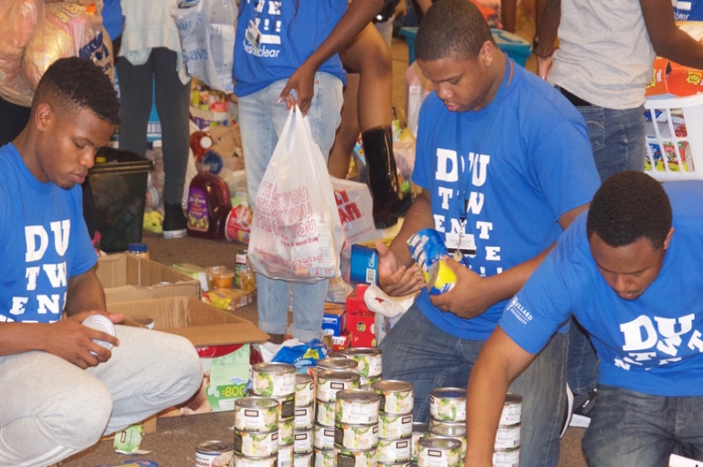 Volunteers Arrive as Salvation Army Starts Handing Out Supplies