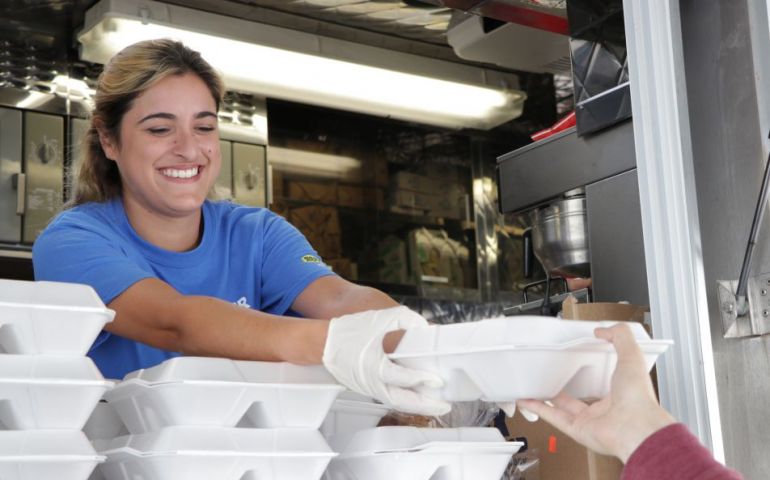 Best Buy Volunteers "Give Back" to The Salvation Army and their Community